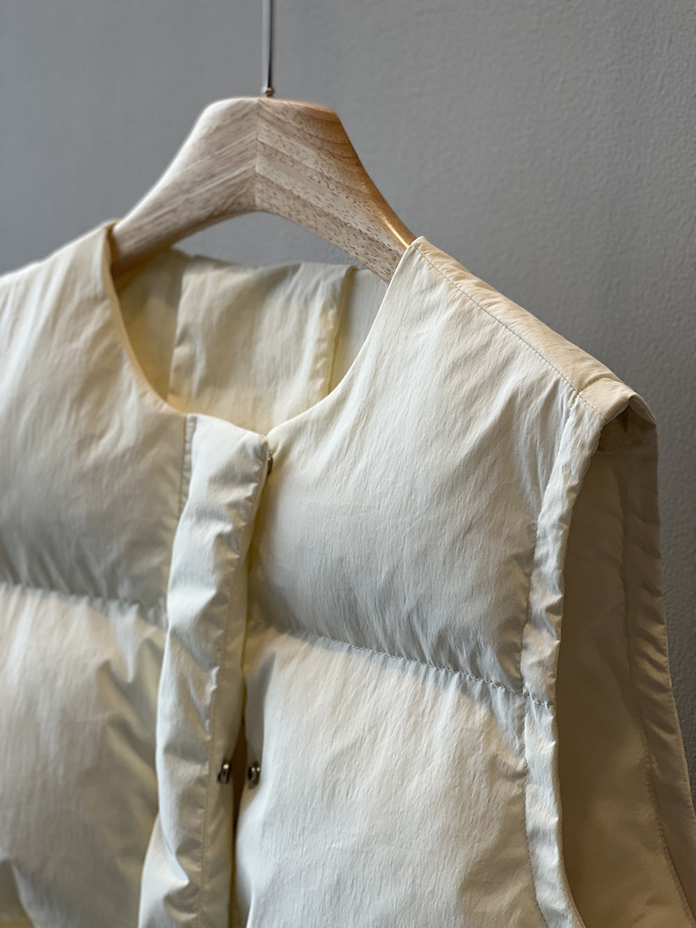 日系圓領短款寬鬆羽絨馬甲背心-2色