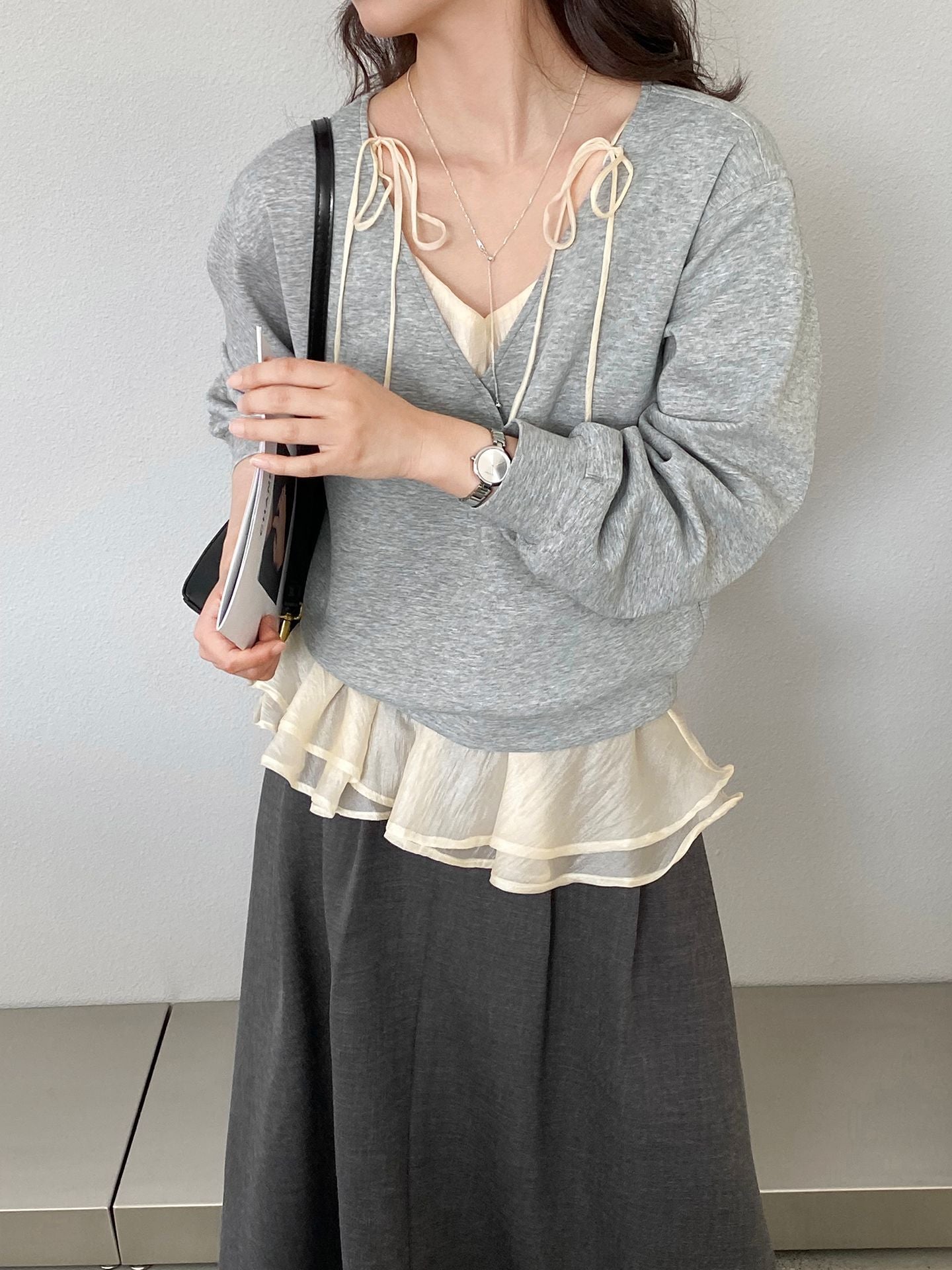 【疊穿芭蕾】V領荷葉邊拼接假兩件繫帶上衣