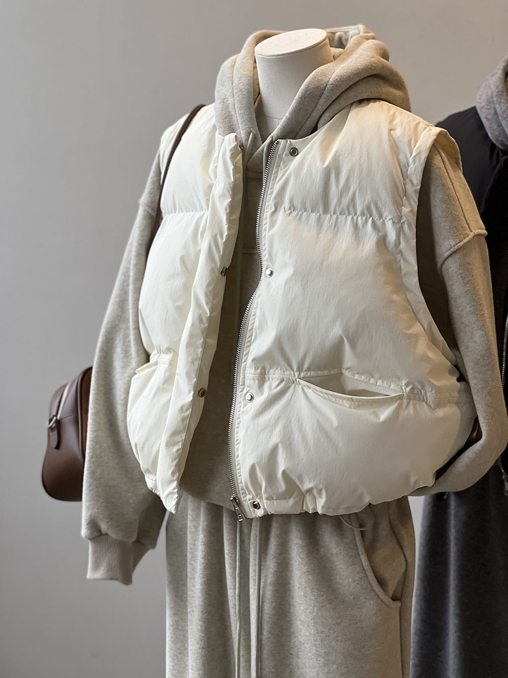 日系圓領短款寬鬆羽絨馬甲背心-2色