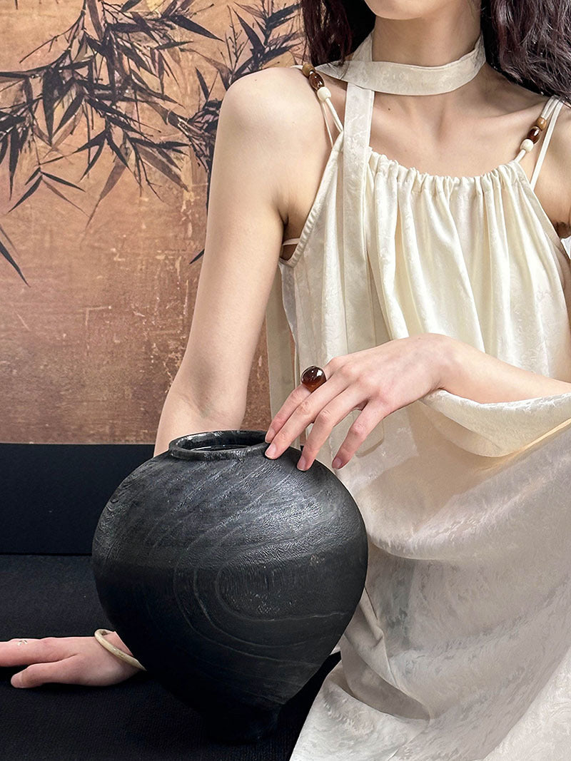 質感度假風緹花寬鬆吊帶連身裙-2色