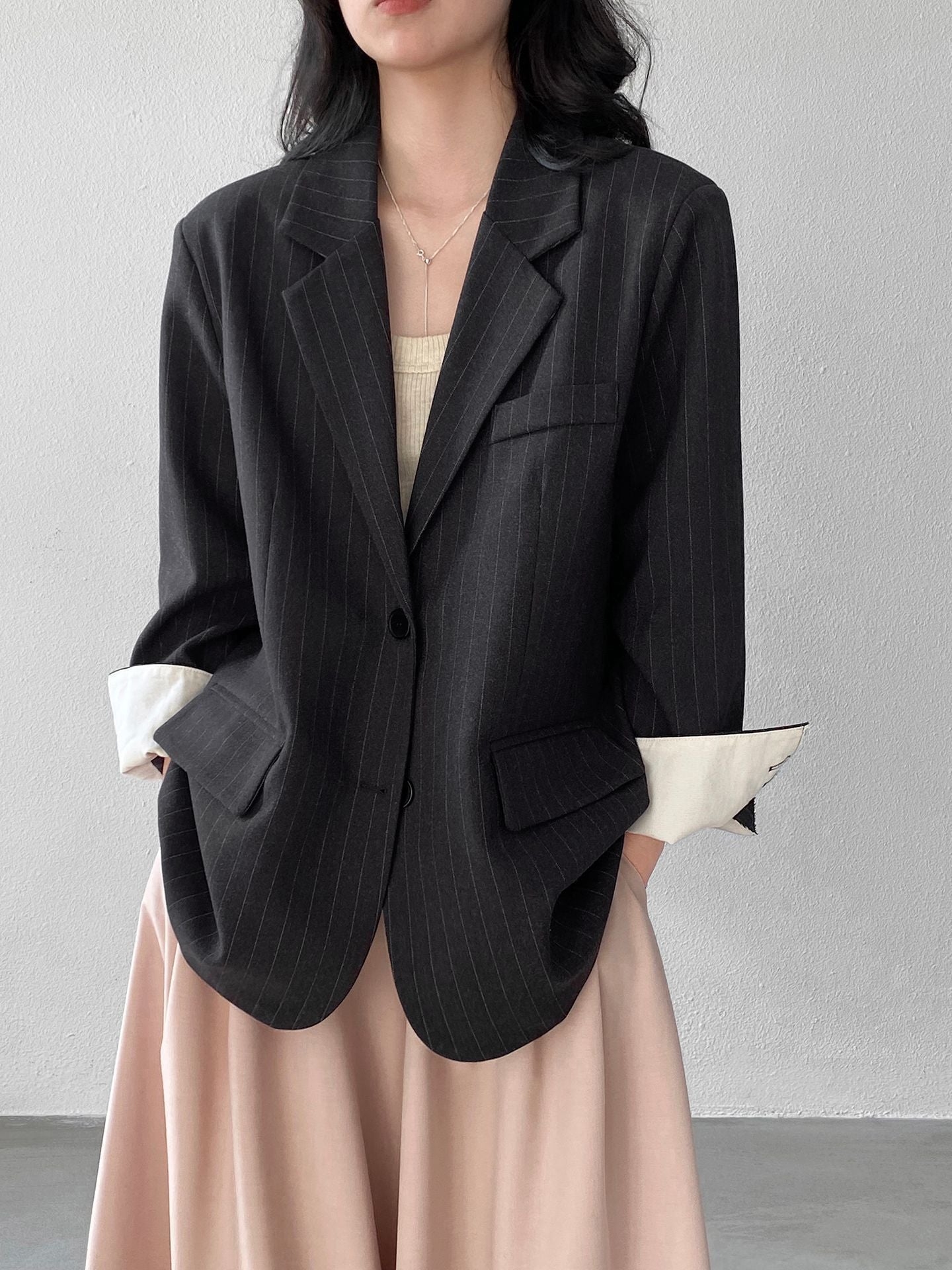 韓系極簡風質感後背刺繡條紋西裝外套