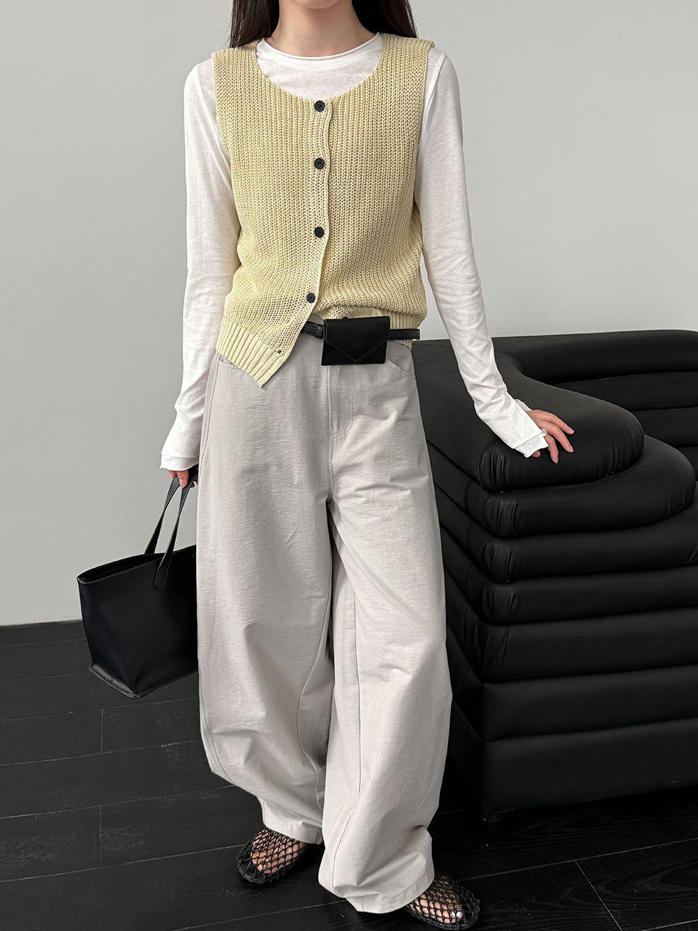 日系簡約鬆弛感設計彎刀休閒闊腿褲-2色