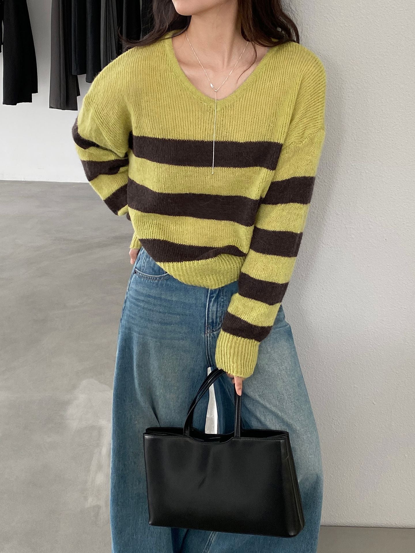 韓系寬鬆簡約撞色條紋V領針織上衣-4色