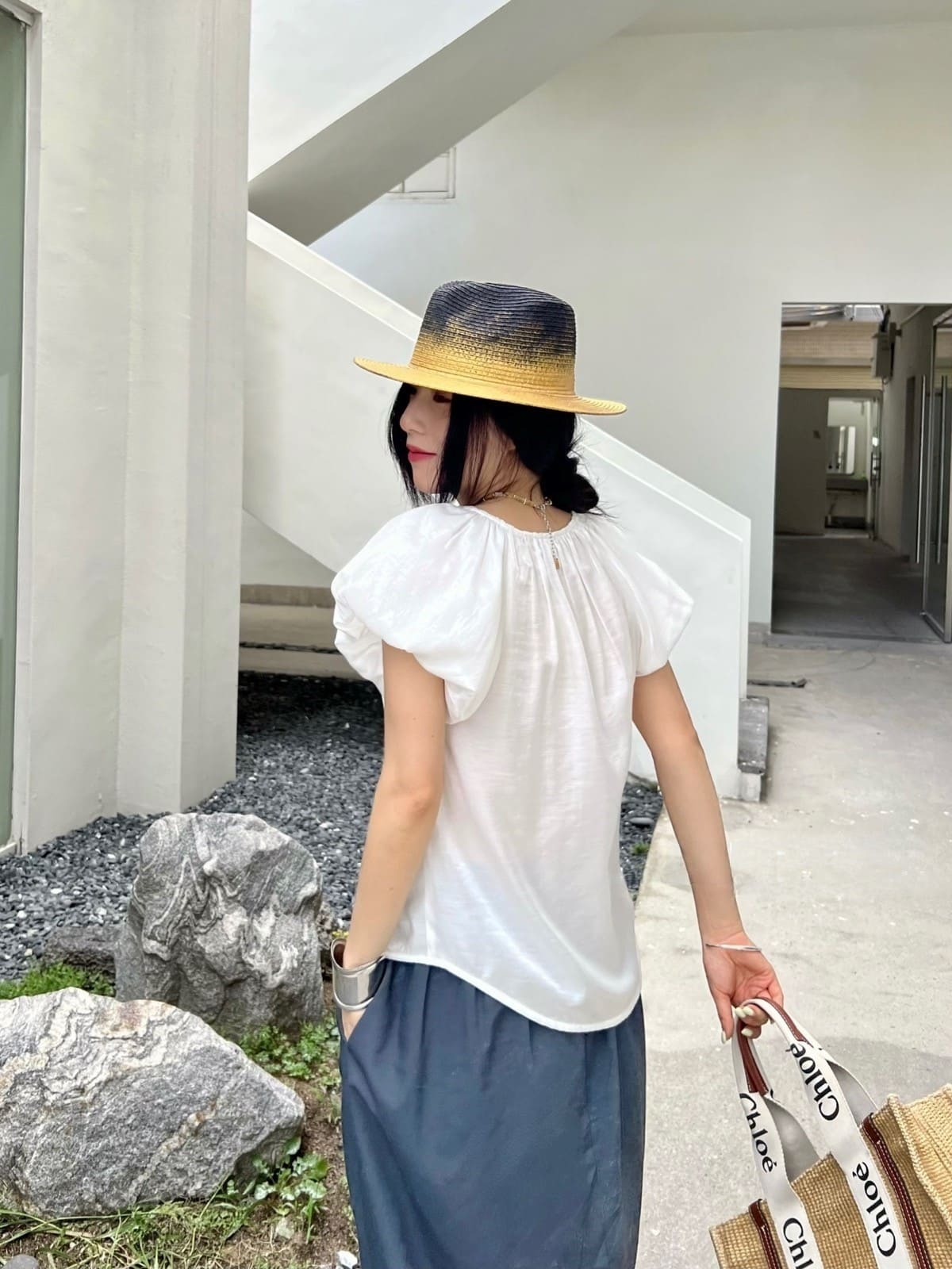 (48H出貨)漫步風緞面波光抓皺上衣