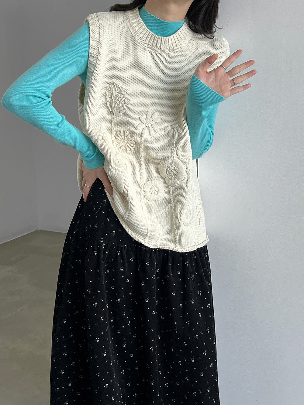 韓系立體刺繡花疊穿針織馬甲背心