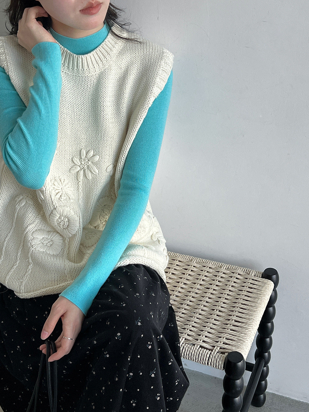 韓系立體刺繡花疊穿針織馬甲背心