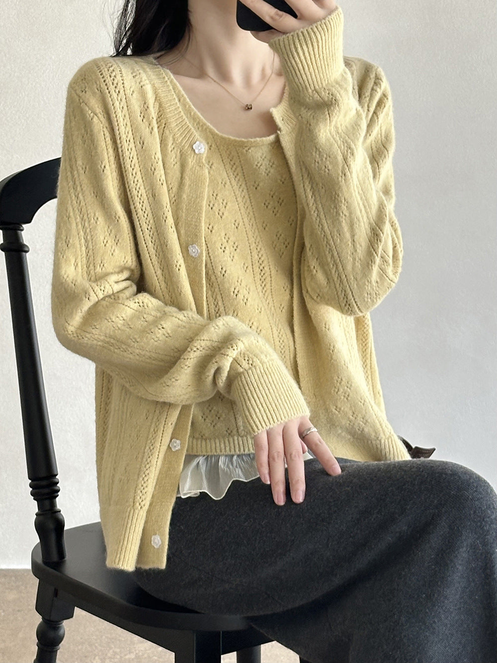 溫柔風圓領針織開衫+蕾絲拼接背心-兩件式套裝-3色