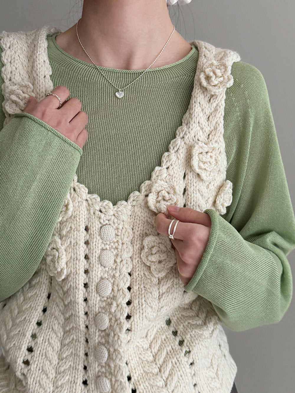 溫柔立體鉤花羊毛鏤空針織衫馬甲背心-2色