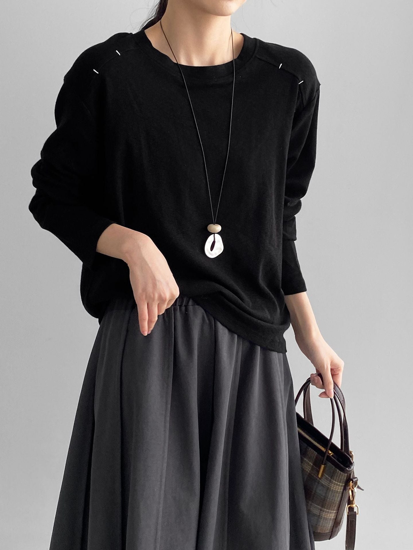 韓系設計款刺繡圓領長袖T恤-4色