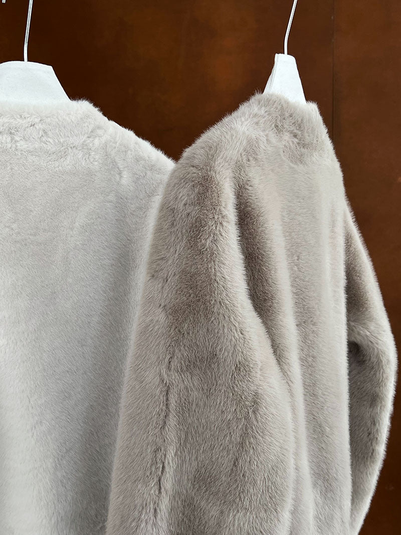 仿貂絨環保皮草V領牛角扣短款外套-2色