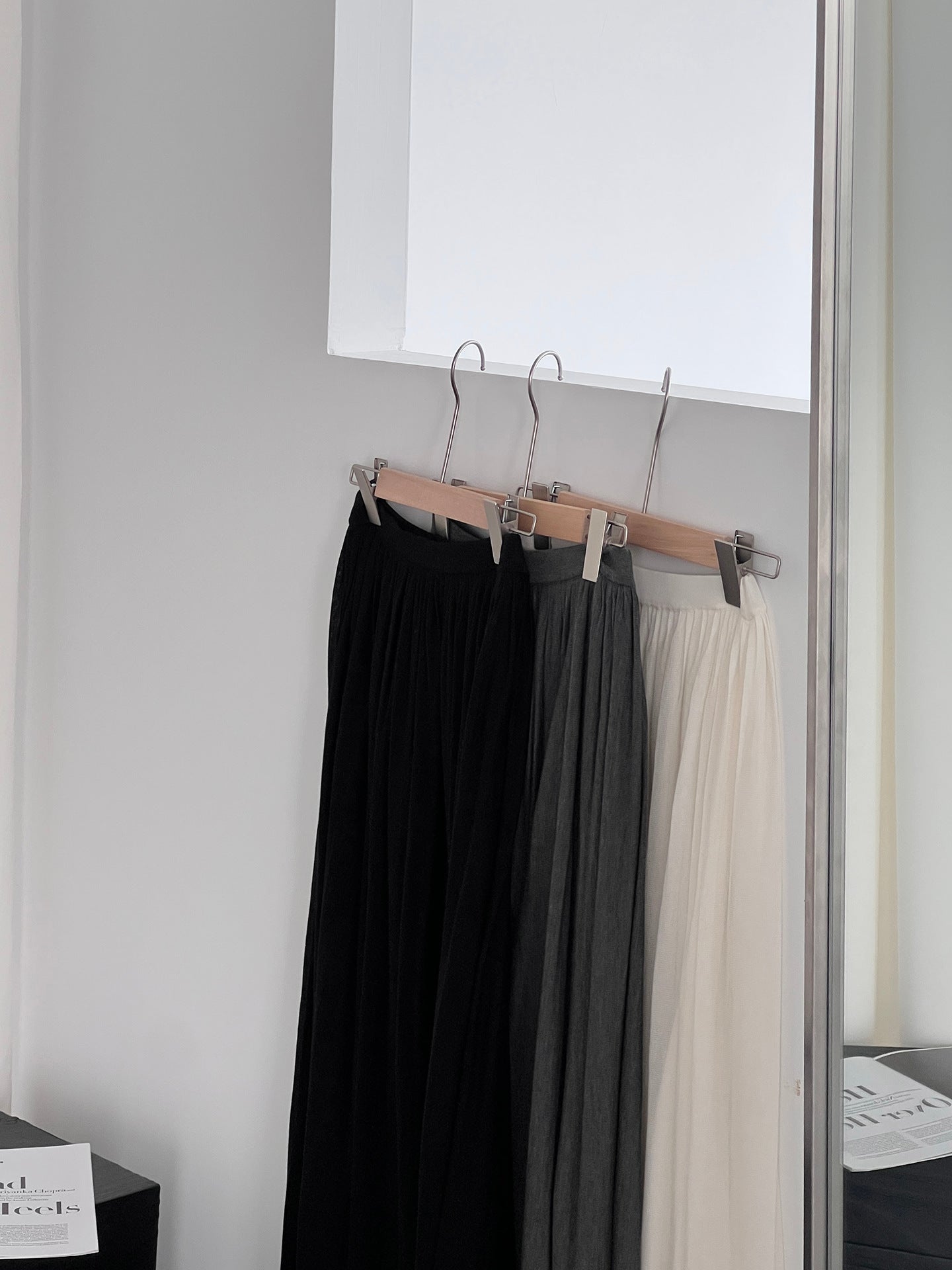 天絲垂墜感氣質優雅百褶半身裙-4色