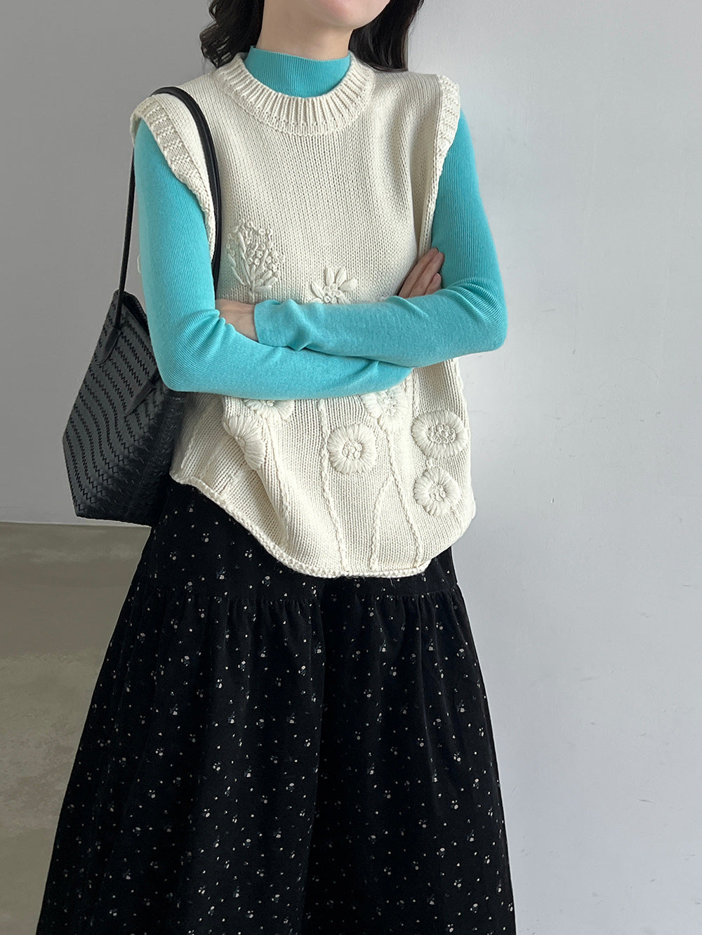 韓系立體刺繡花疊穿針織馬甲背心