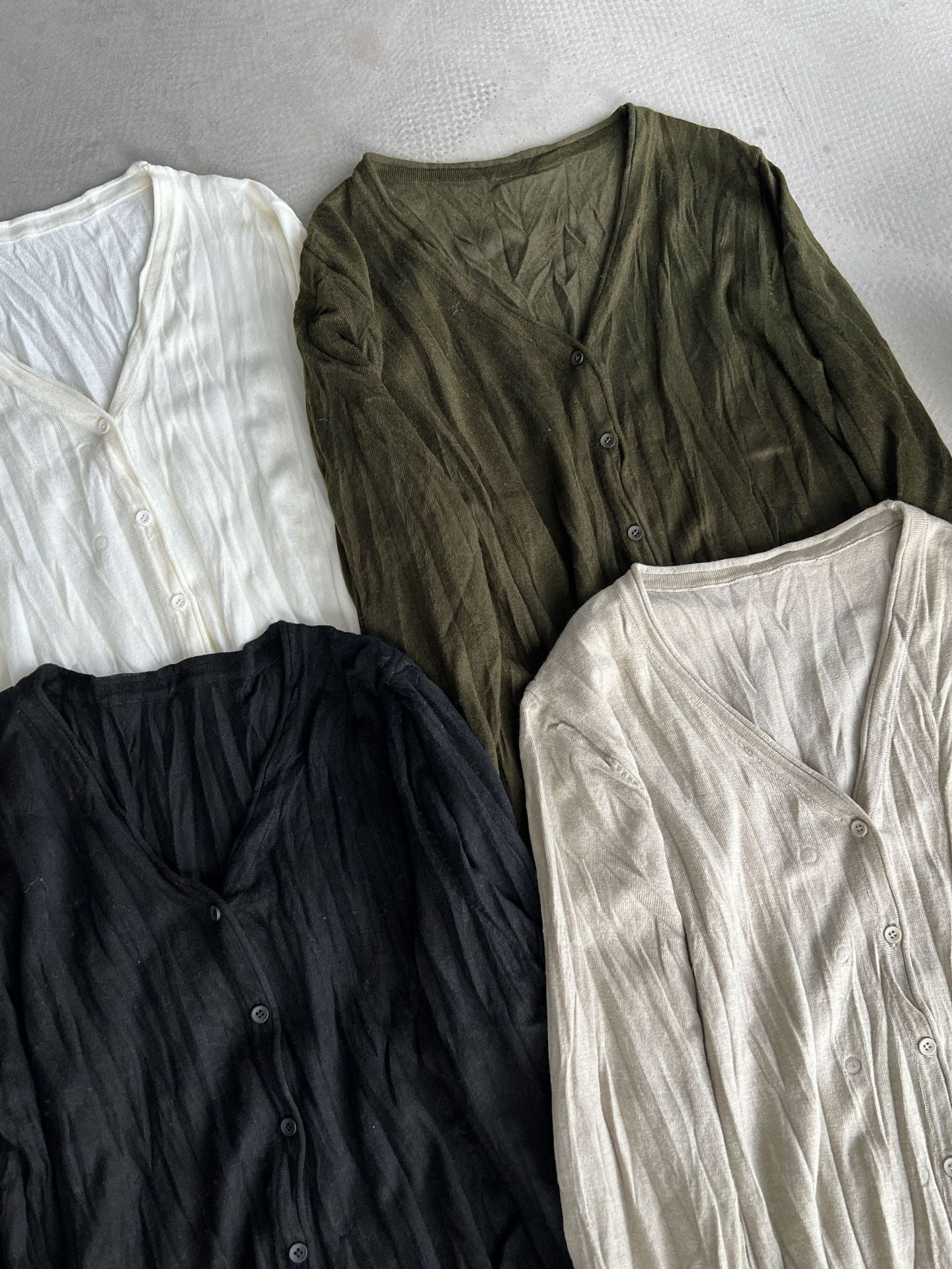 薄款褶皺肌理針織圍巾領開衫上衣-4色