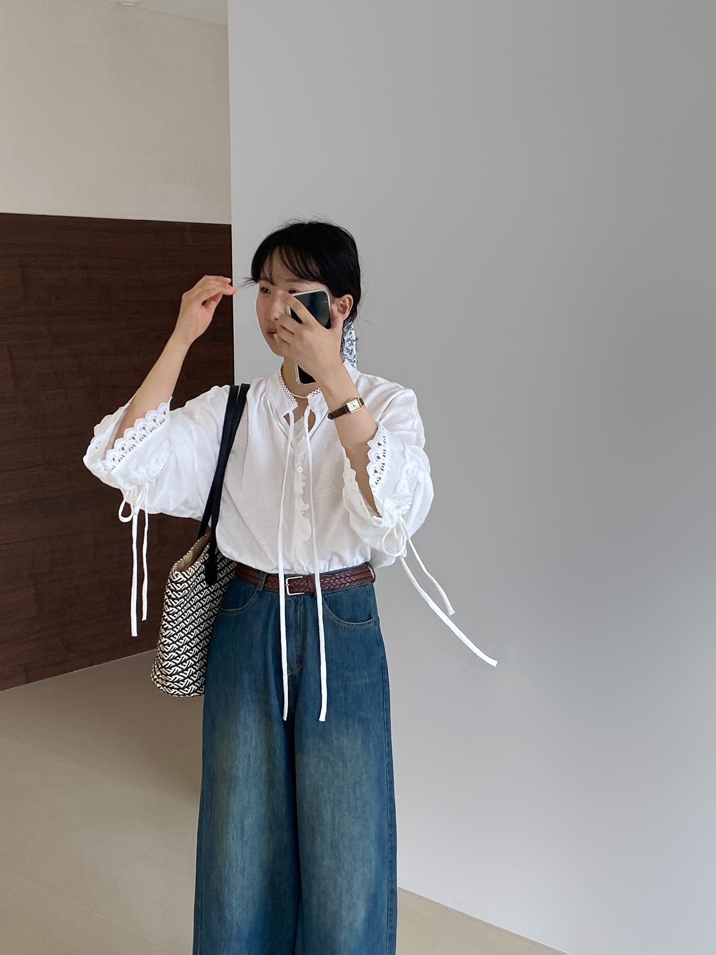 韓系蕾絲拼接木耳邊繫帶喇叭袖襯衫