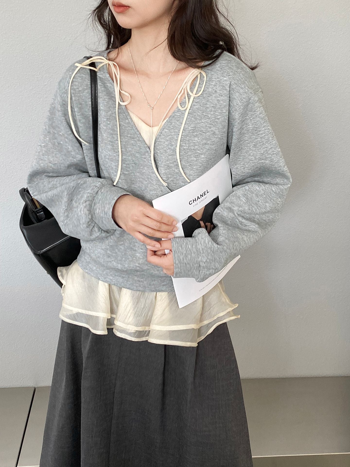 【疊穿芭蕾】V領荷葉邊拼接假兩件繫帶上衣