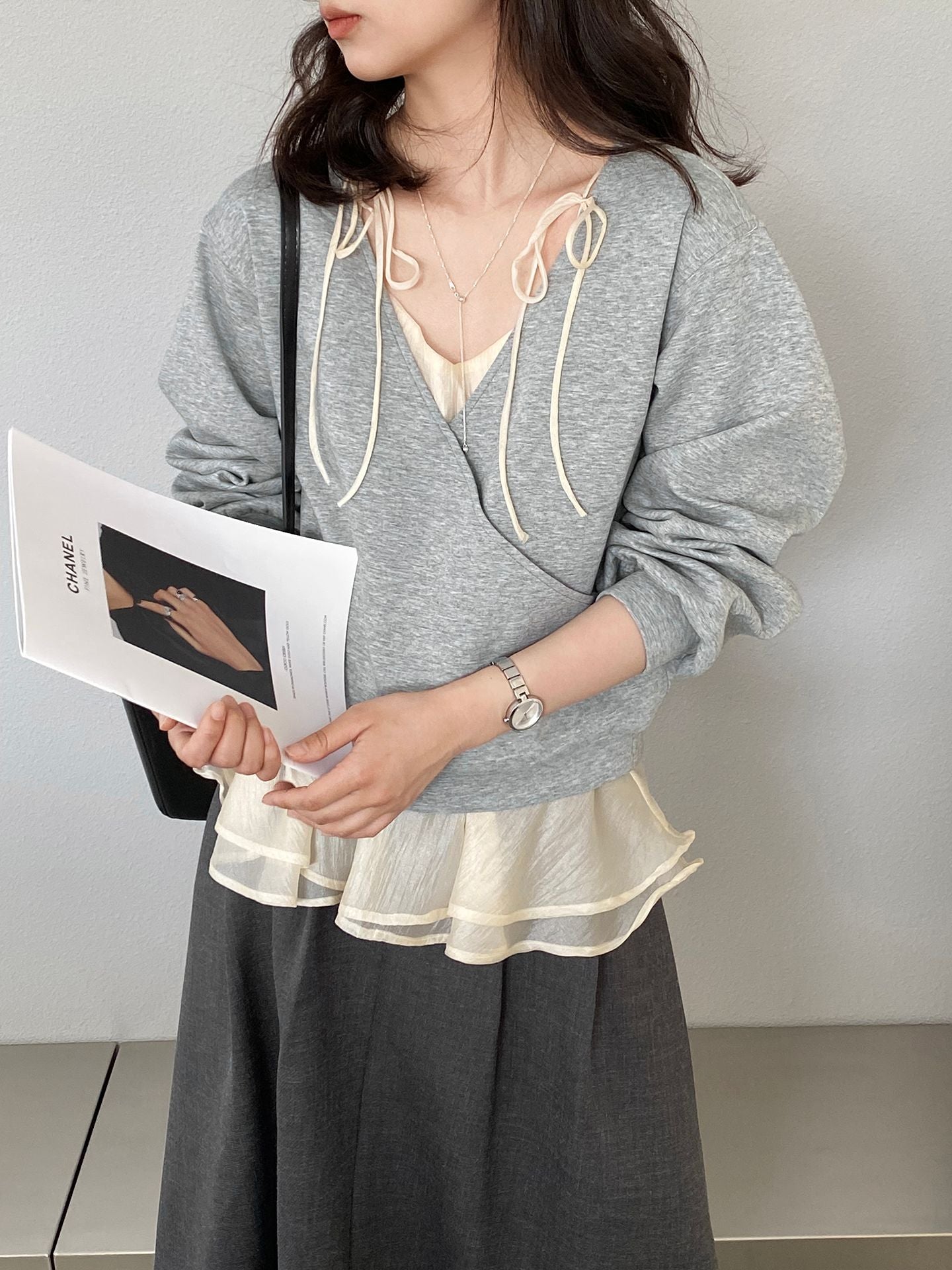 【疊穿芭蕾】V領荷葉邊拼接假兩件繫帶上衣