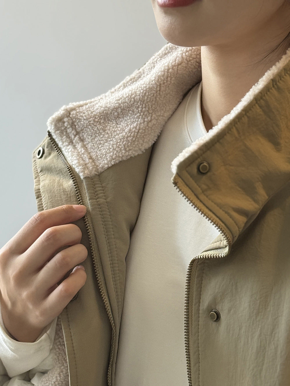 韓系設計感立領羊羔毛工裝保暖派克外套-2色