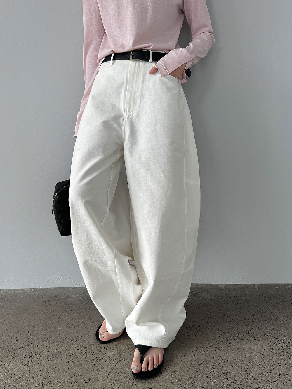 日系簡約鬆弛感設計彎刀休閒闊腿褲-2色