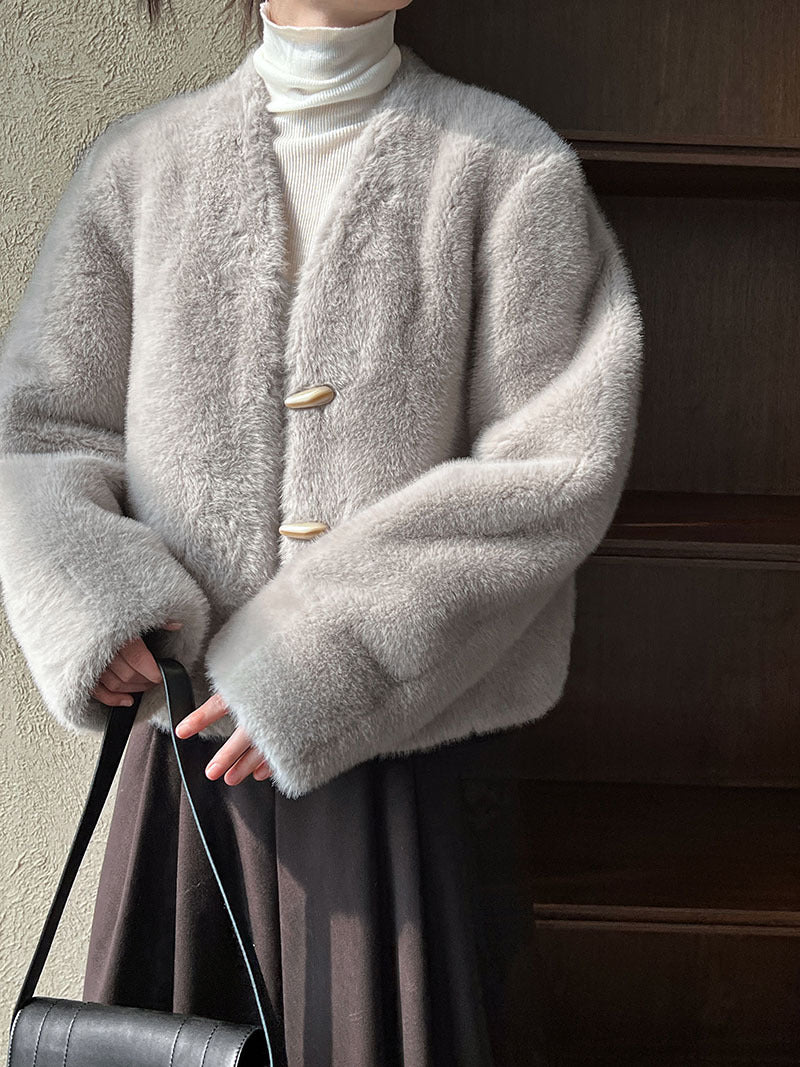 仿貂絨環保皮草V領牛角扣短款外套-2色