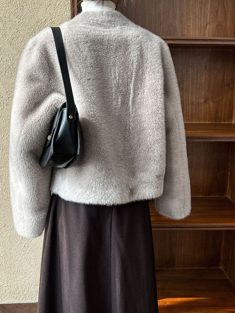 仿貂絨環保皮草V領牛角扣短款外套-2色