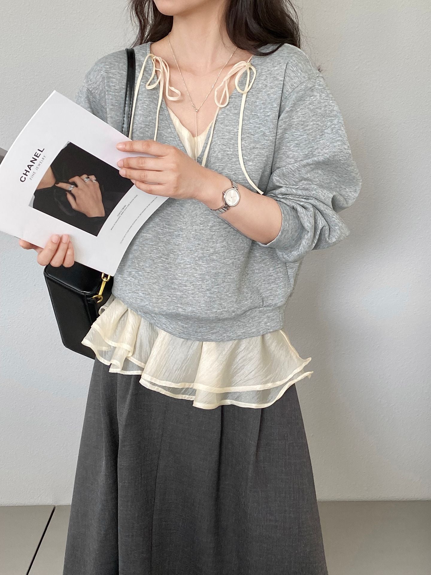 【疊穿芭蕾】V領荷葉邊拼接假兩件繫帶上衣