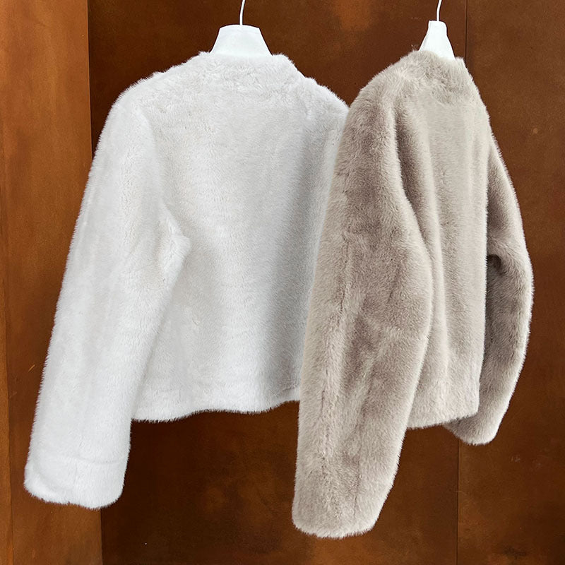 仿貂絨環保皮草V領牛角扣短款外套-2色