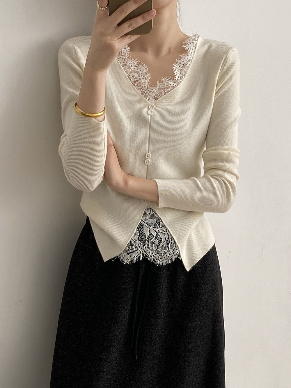 (48H出貨)法式蕾絲拼接V領針織打底衫-4色