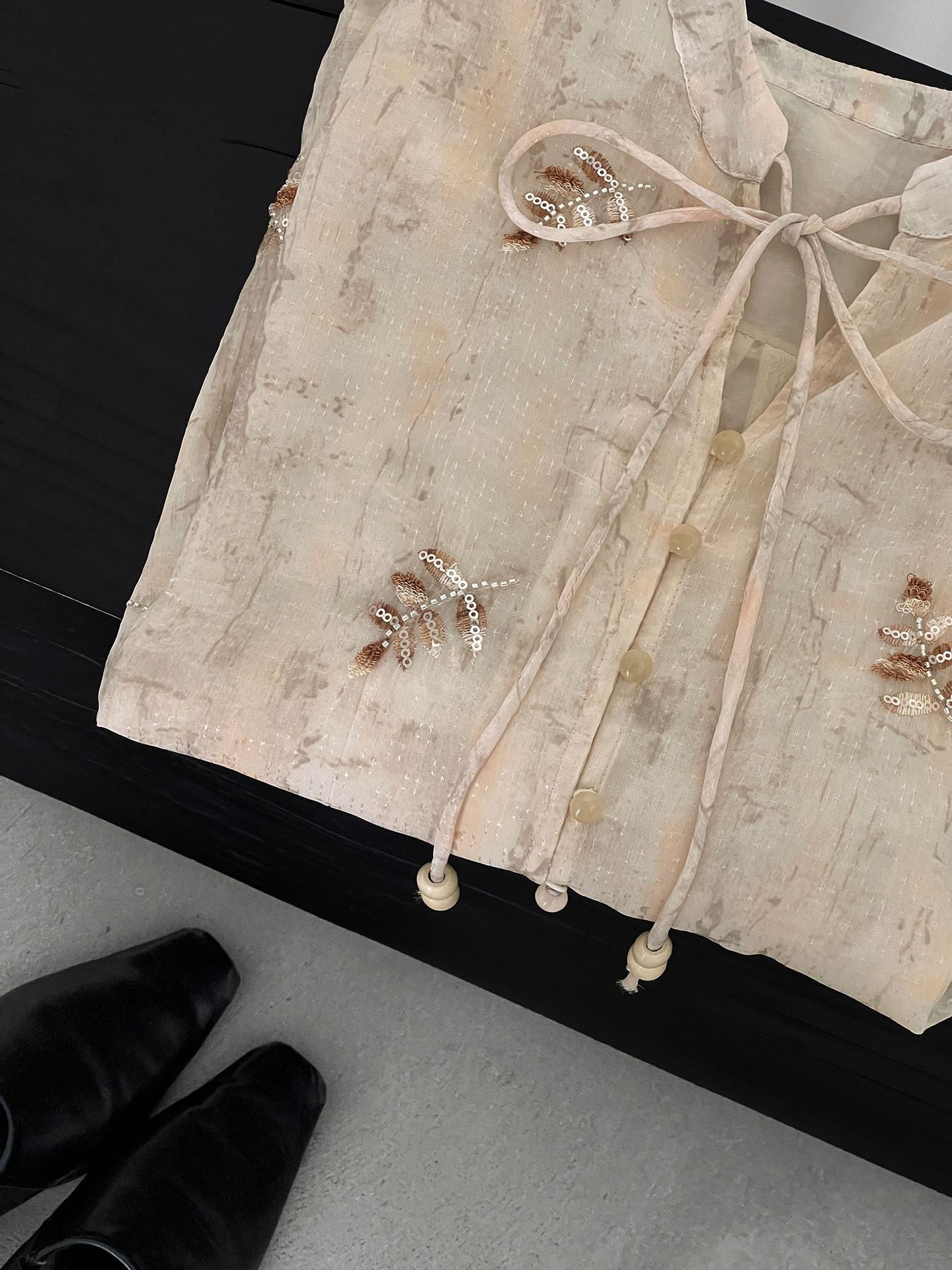 法式花信圓領亮片刺繡碎花防曬襯衫