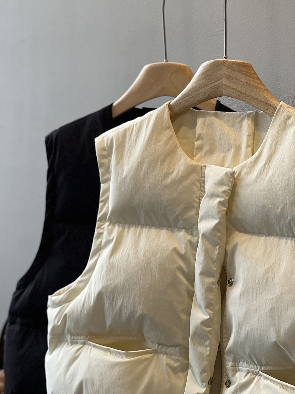 日系圓領短款寬鬆羽絨馬甲背心-2色