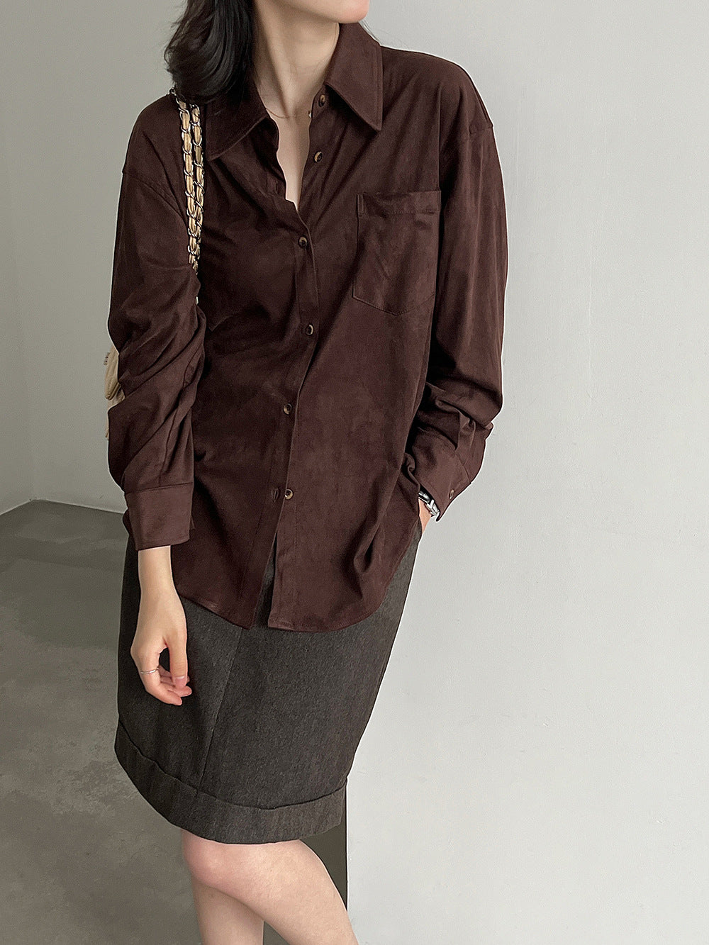 復古磨毛麂皮感翻領慵懶風長袖襯衫-2色