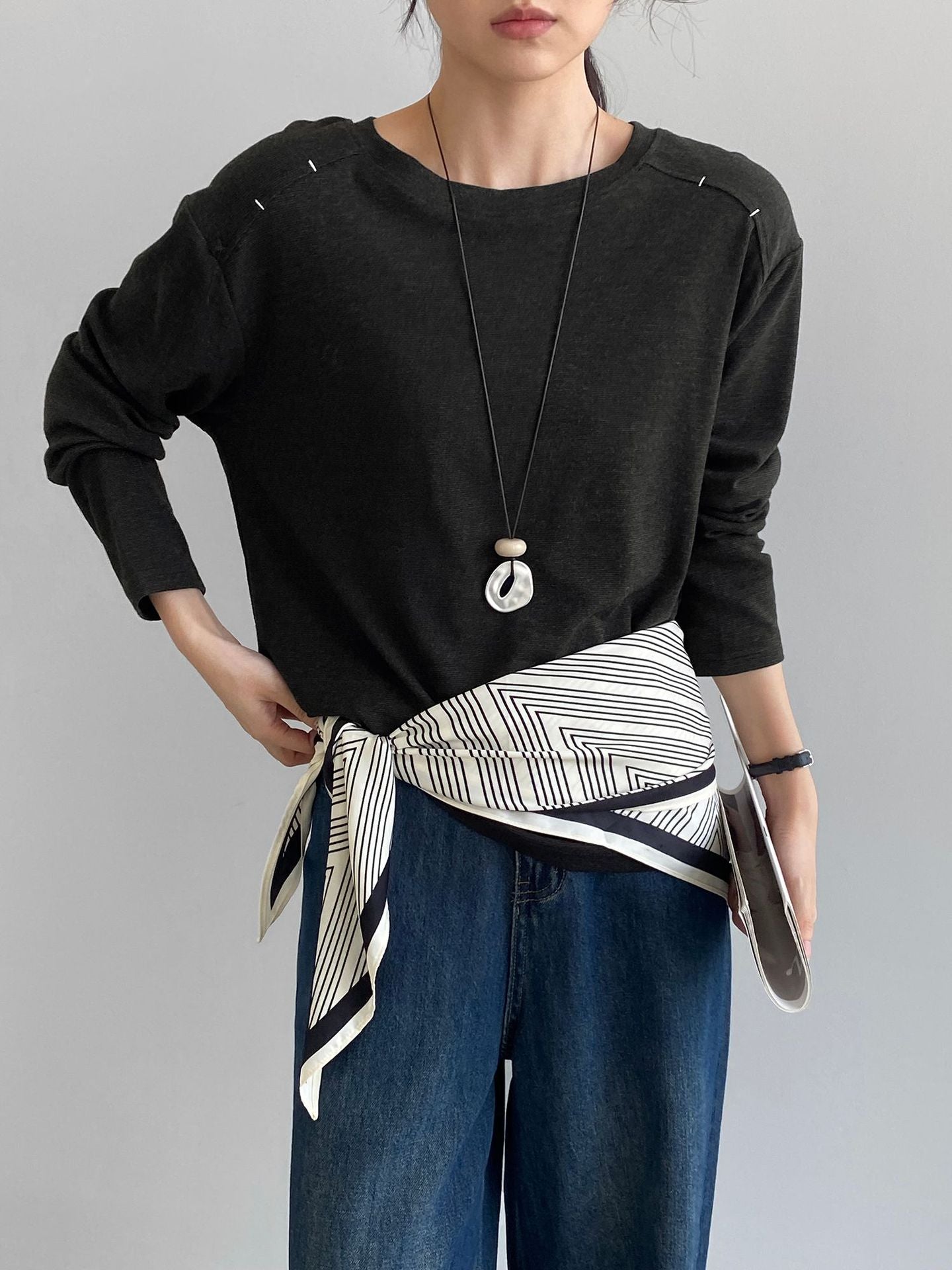 韓系設計款刺繡圓領長袖T恤-4色