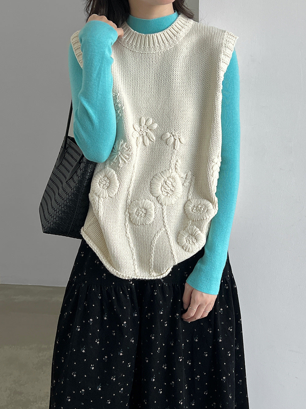 韓系立體刺繡花疊穿針織馬甲背心