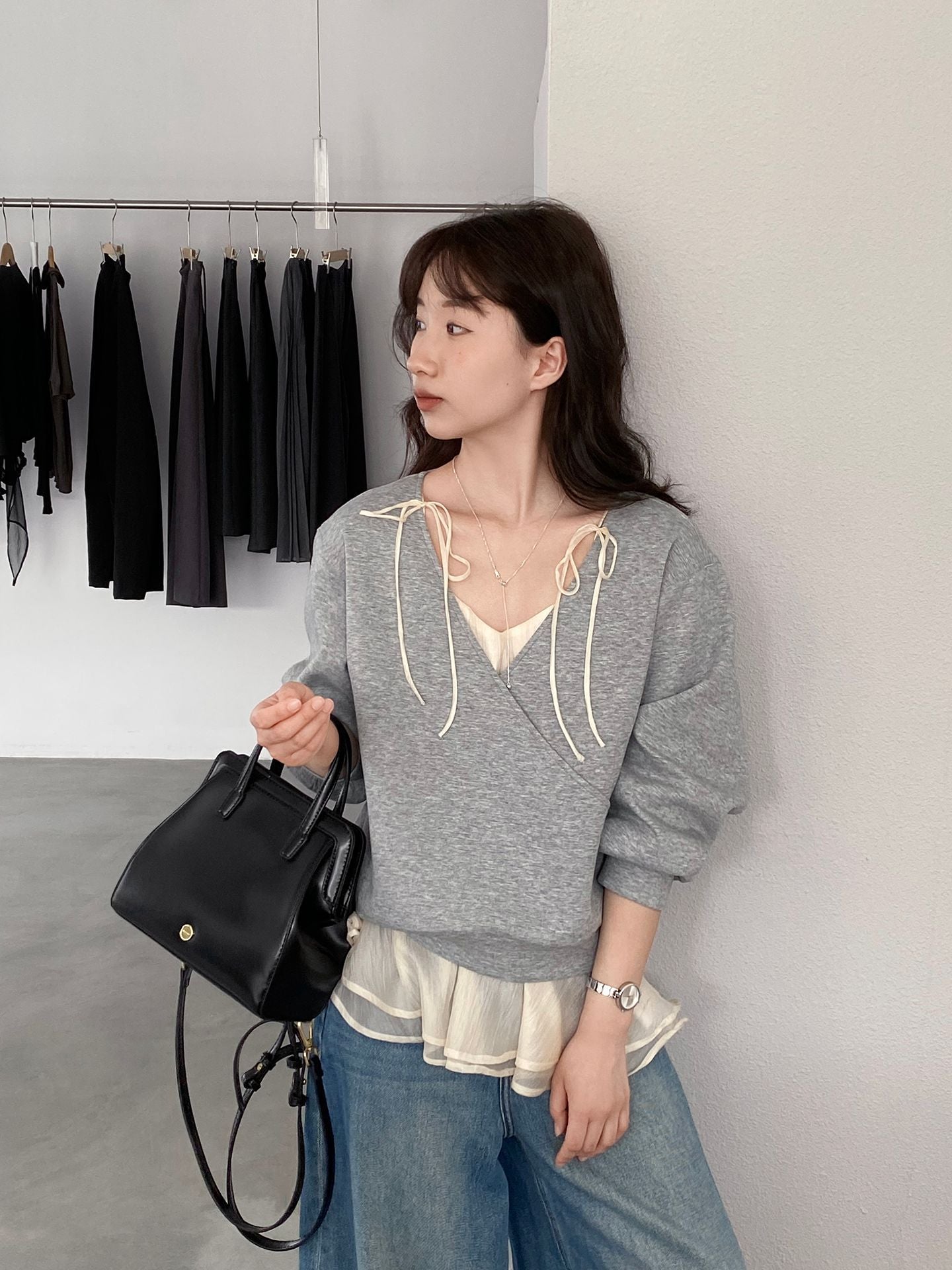 【疊穿芭蕾】V領荷葉邊拼接假兩件繫帶上衣