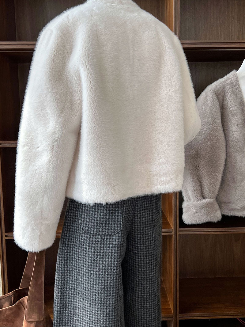 仿貂絨環保皮草V領牛角扣短款外套-2色