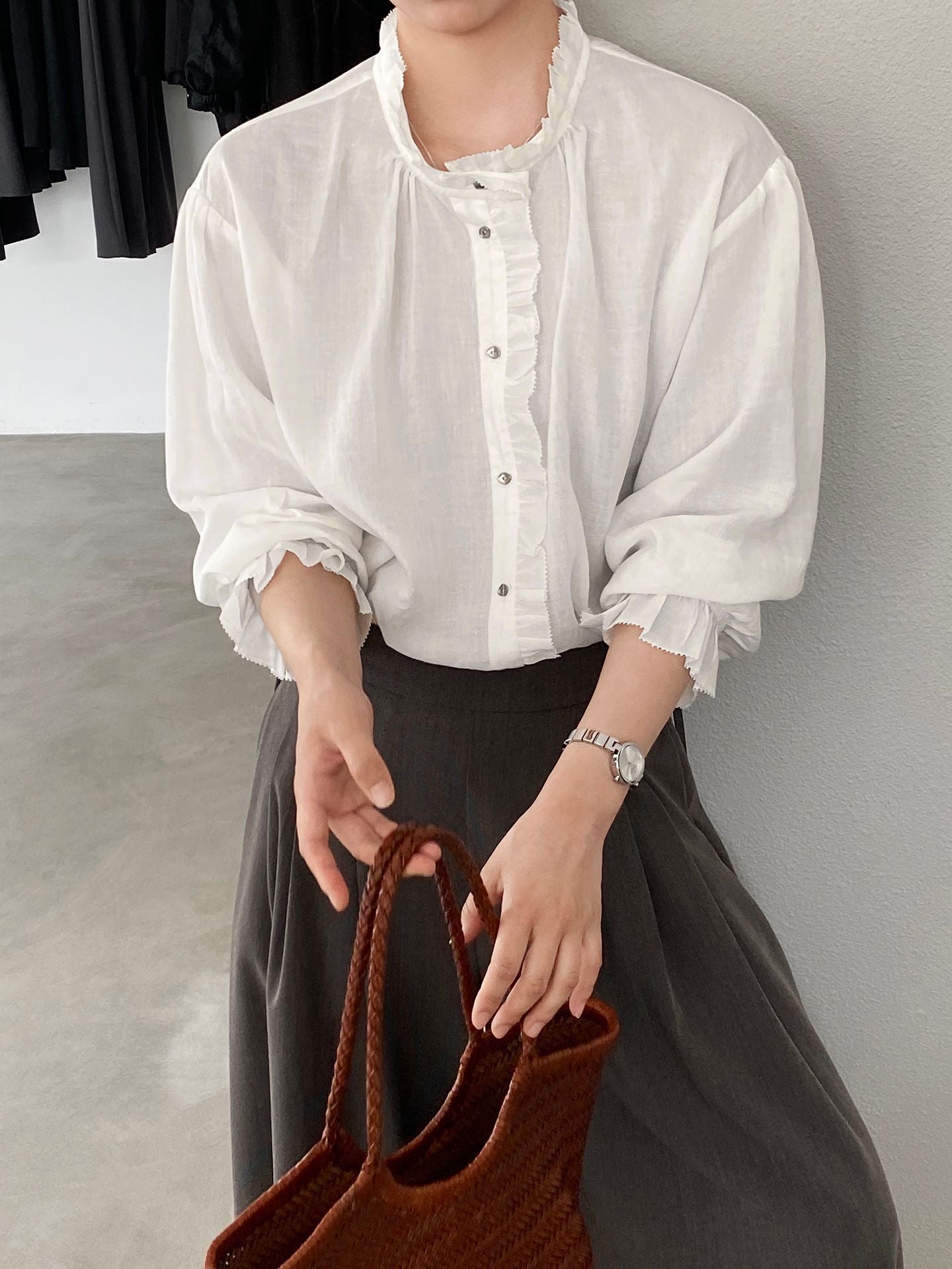 韓系復古木耳花邊領寬鬆喇叭袖苧麻襯衫-2色