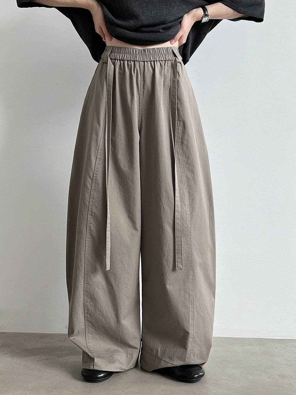 高腰繫帶寬鬆顯瘦氣球彎刀休閒褲-2色