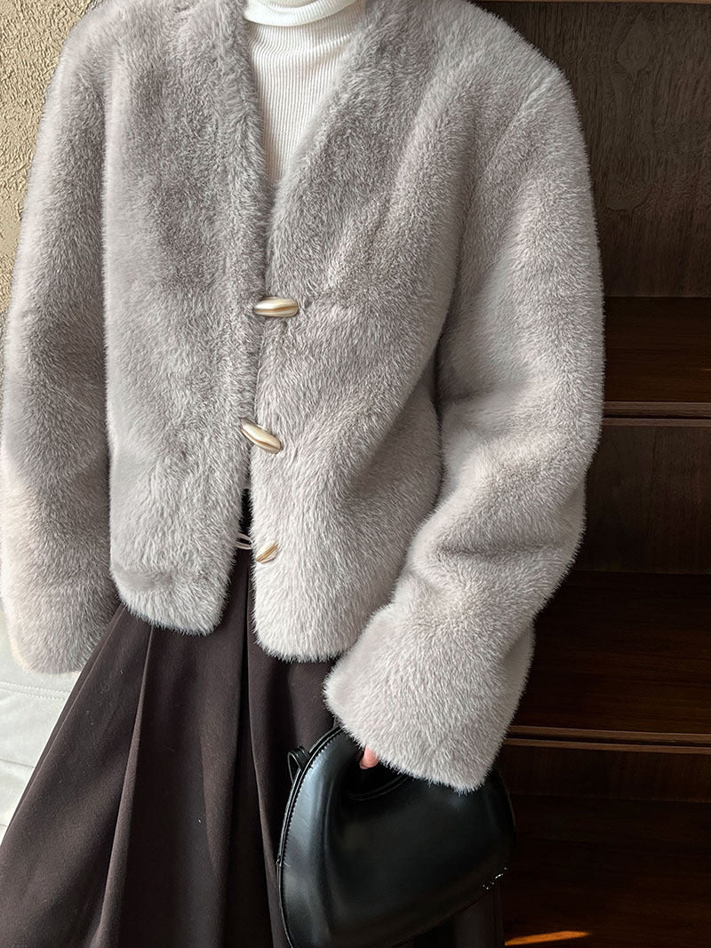 仿貂絨環保皮草V領牛角扣短款外套-2色
