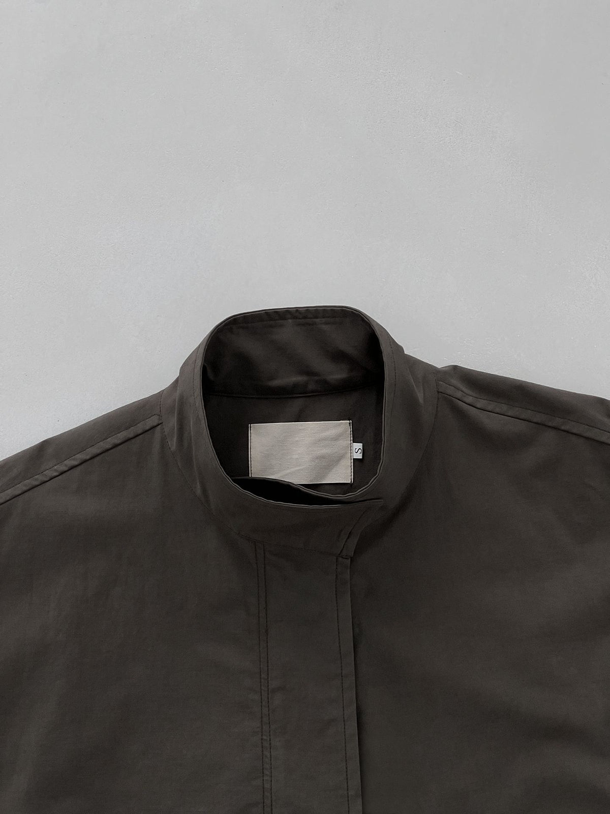 工裝輪廓立領抽繩風衣外套
