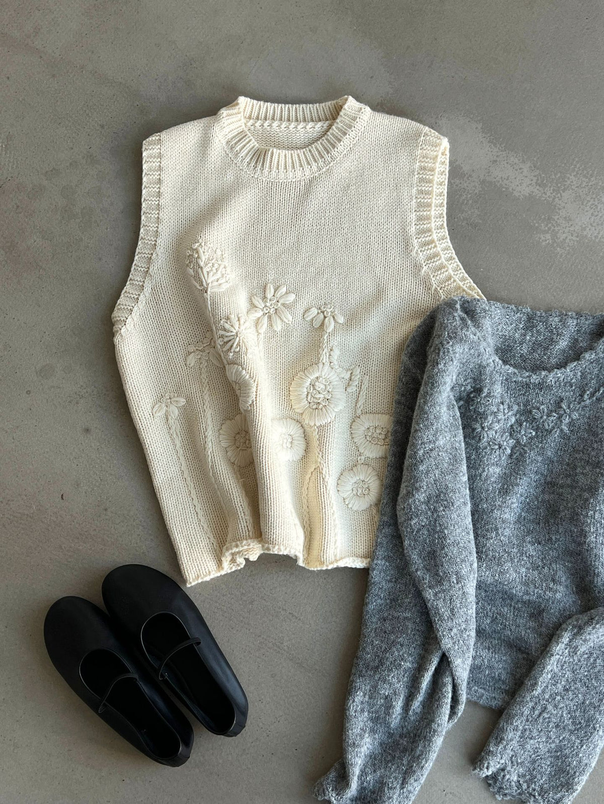 韓系立體刺繡花疊穿針織馬甲背心