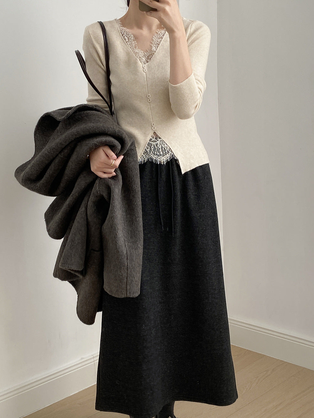 (48H出貨)法式蕾絲拼接V領針織打底衫-4色