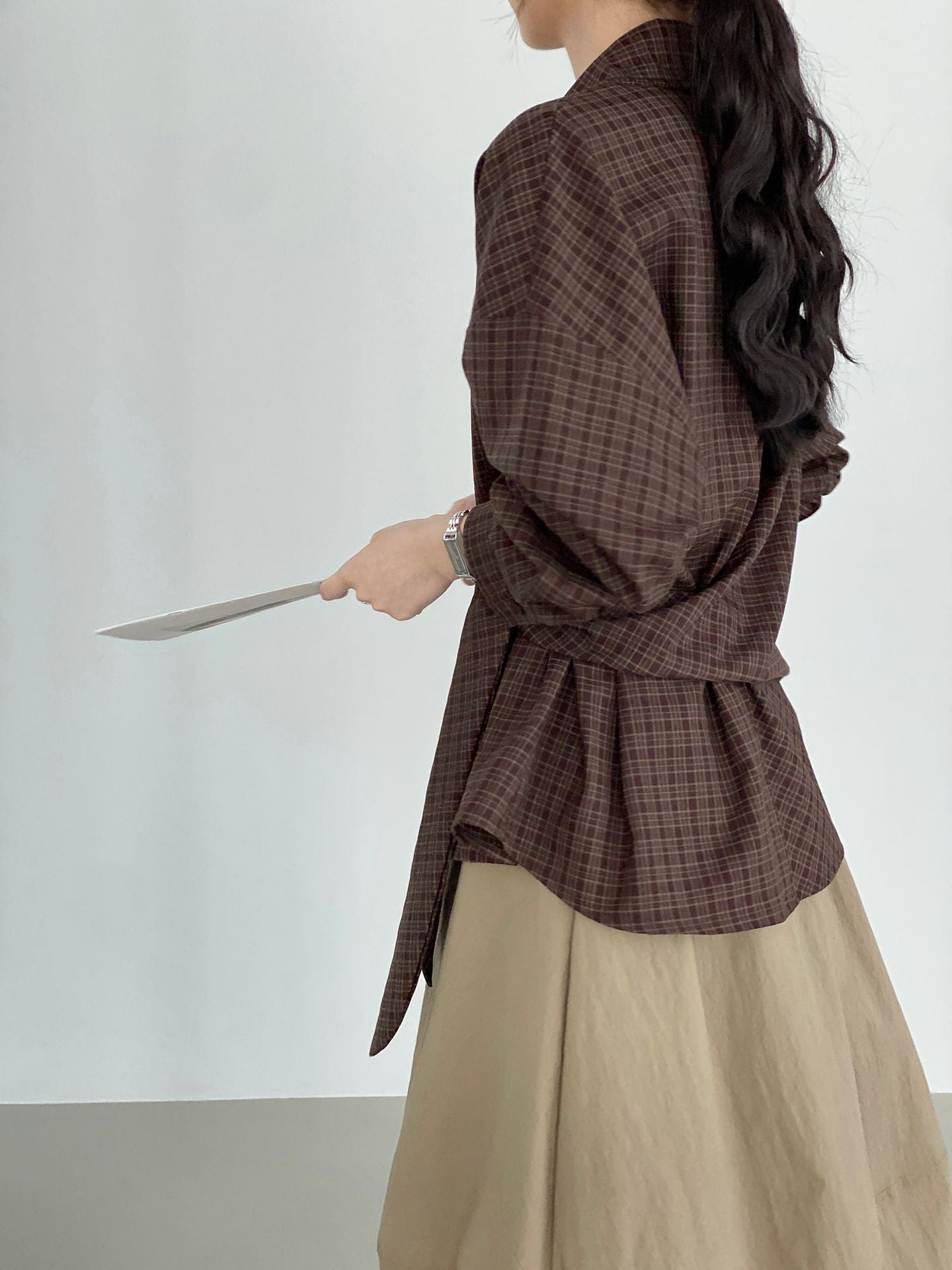 通勤氣質不規則綁帶格紋收腰襯衫-2色