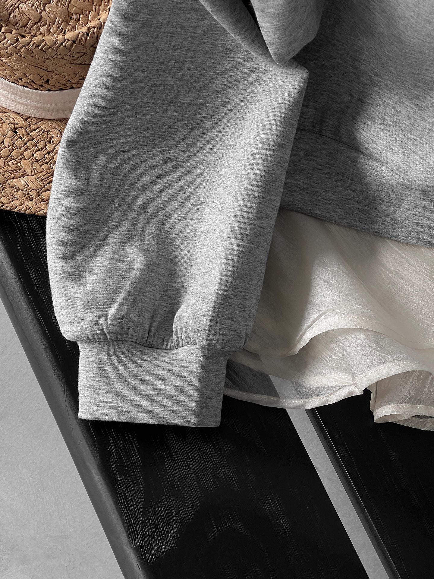 【疊穿芭蕾】V領荷葉邊拼接假兩件繫帶上衣