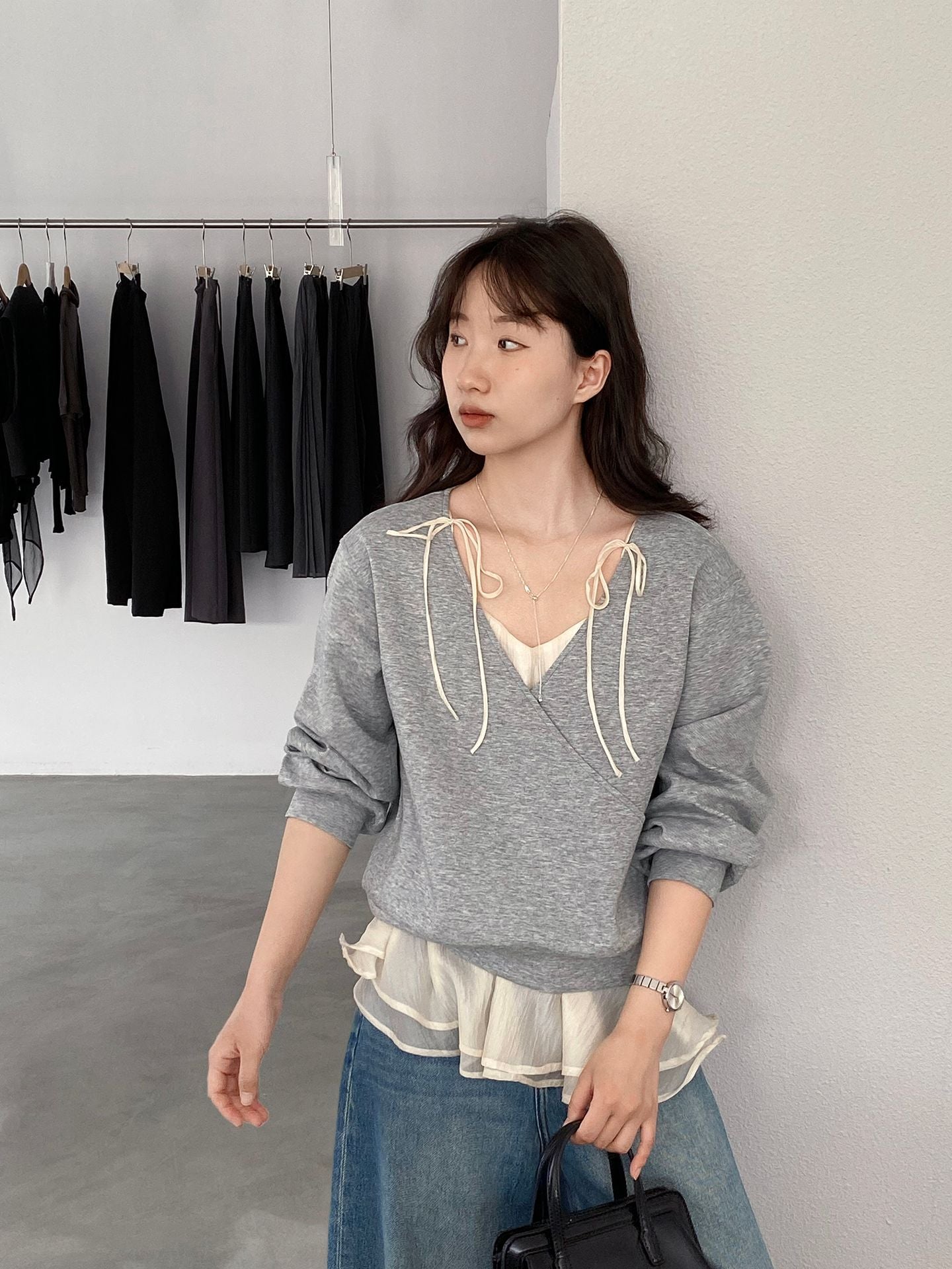 【疊穿芭蕾】V領荷葉邊拼接假兩件繫帶上衣