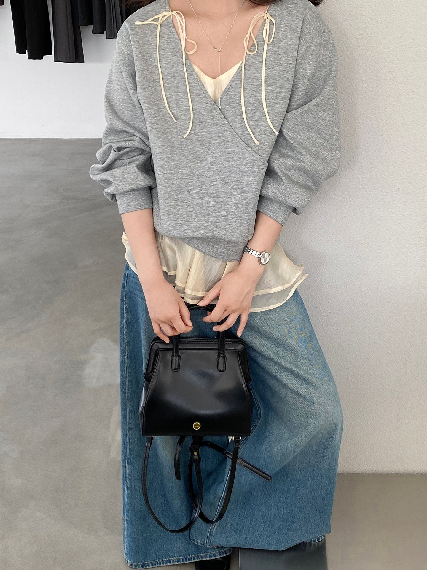 【疊穿芭蕾】V領荷葉邊拼接假兩件繫帶上衣