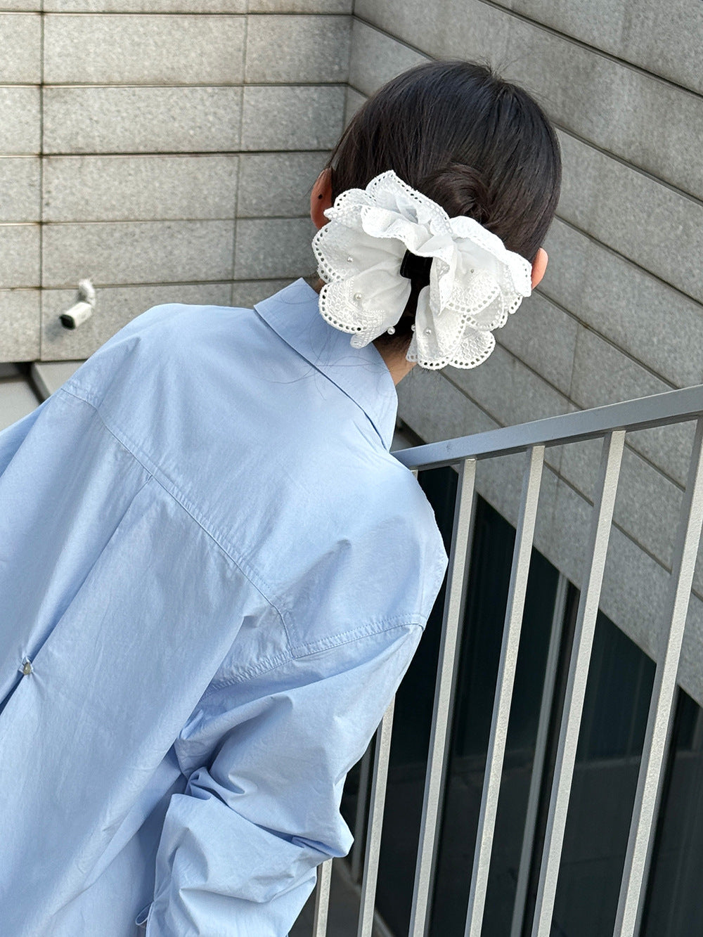 極簡風質感後背排釦收腰寬鬆長袖襯衫-3色