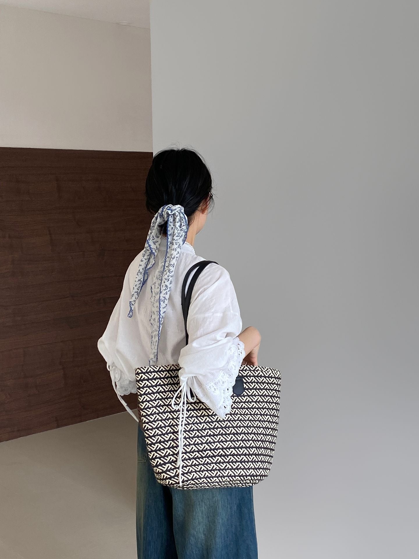 韓系蕾絲拼接木耳邊繫帶喇叭袖襯衫