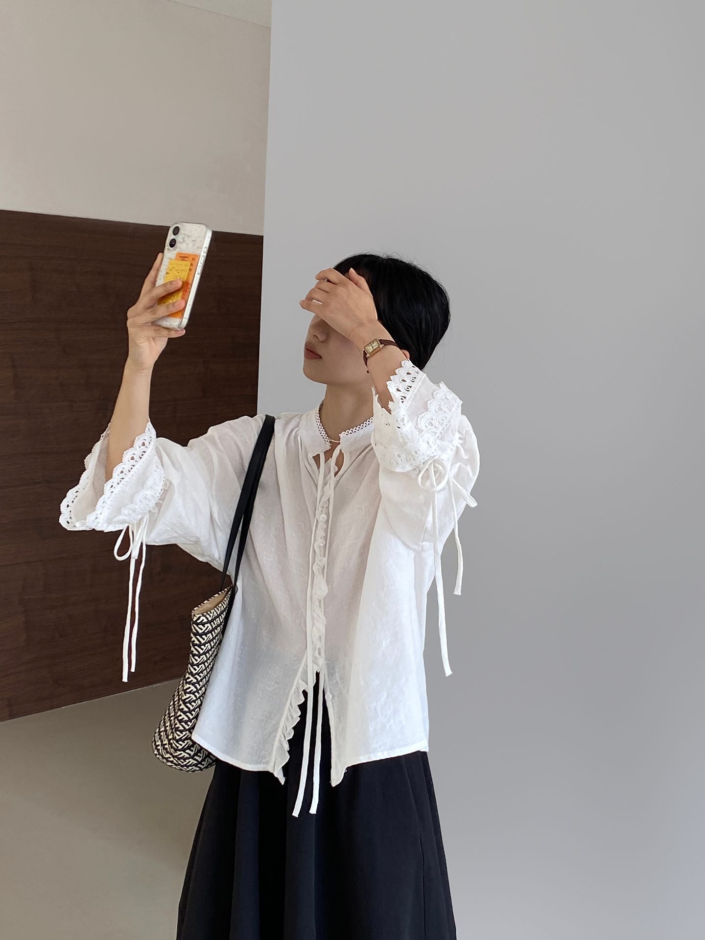 韓系蕾絲拼接木耳邊繫帶喇叭袖襯衫