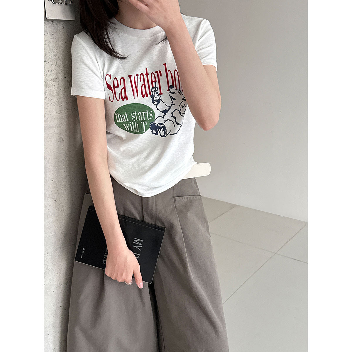 小眾卡通字母印花修身顯瘦短版T恤-2色