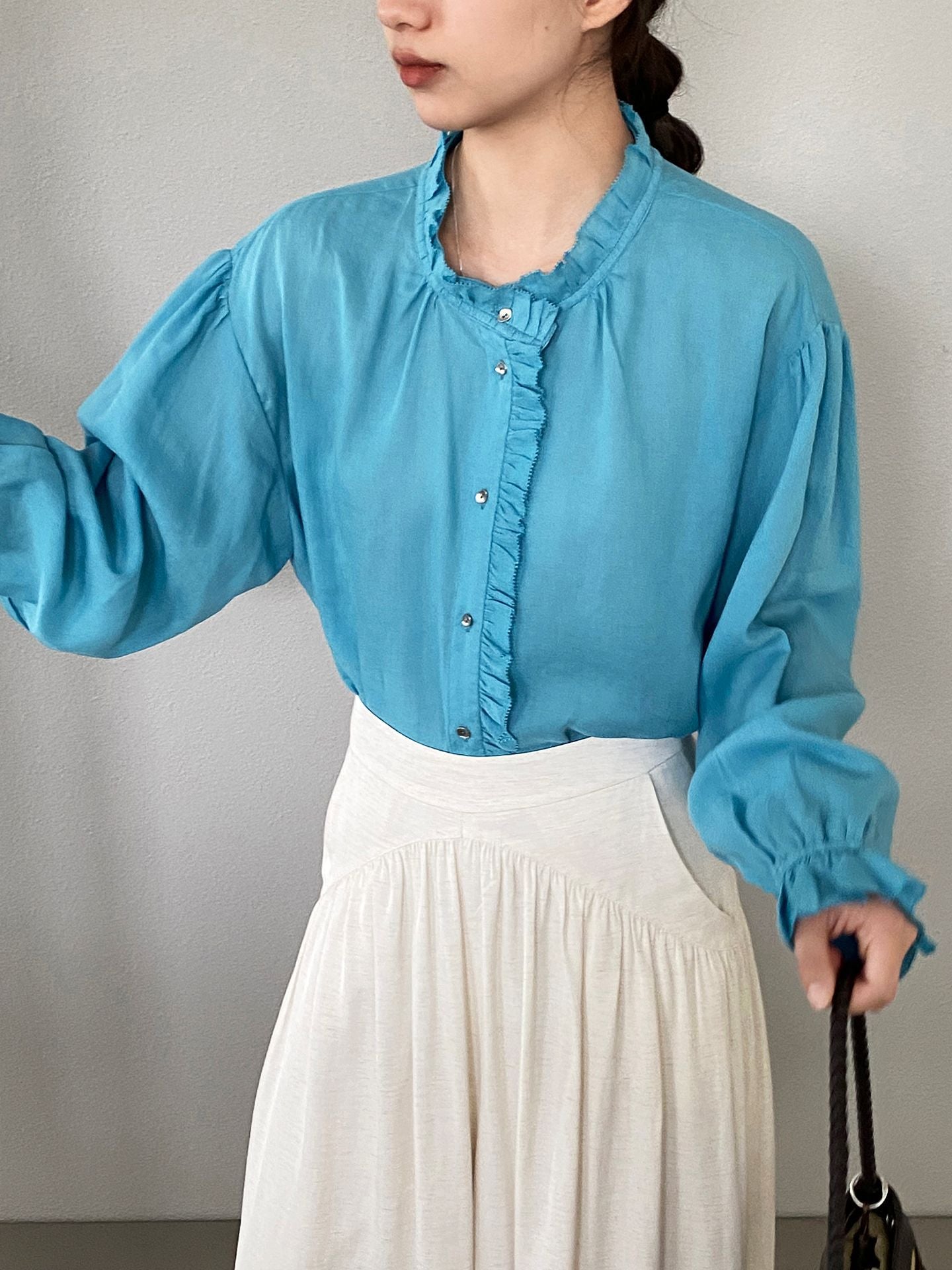 韓系復古木耳花邊領寬鬆喇叭袖苧麻襯衫-2色