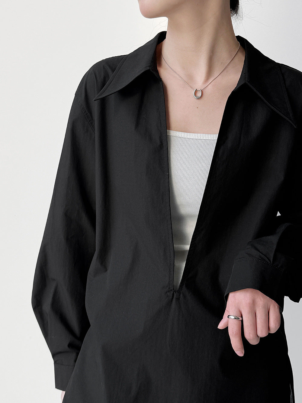 法式設計感大V領寬鬆疊穿休閒長袖襯衫-2色